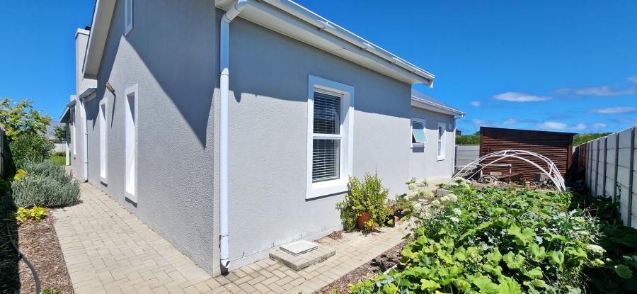 To Let 3 Bedroom Property for Rent in Agulhas Western Cape